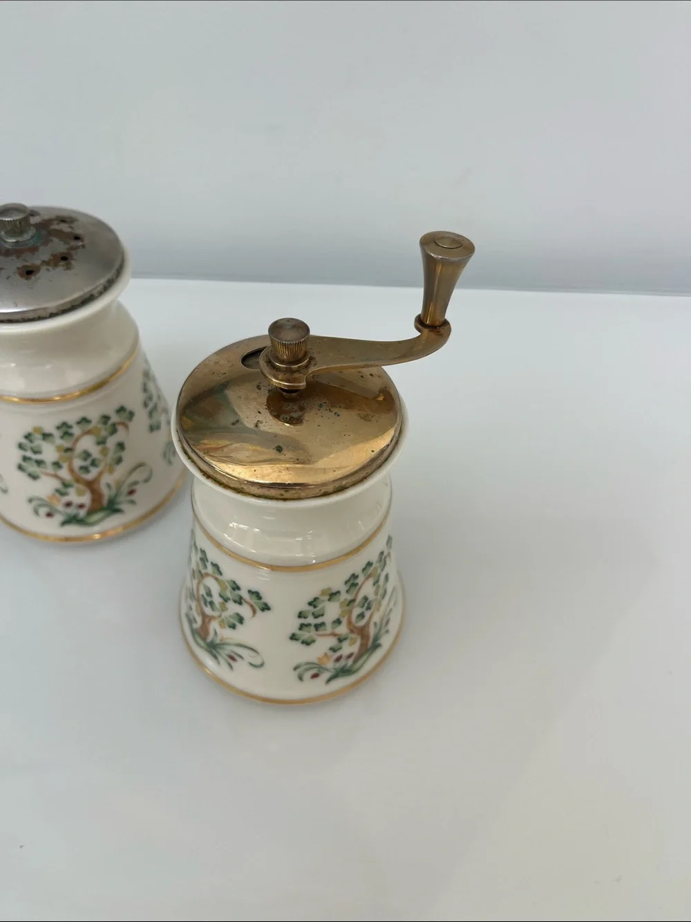 Lenox Clover Salt Shaker & Pepper Mill 3 1/4” China Hand Decorated 24k Gold